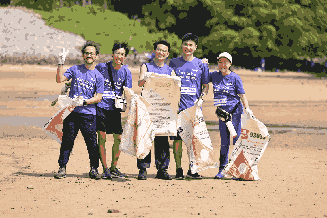 volunteers at beach