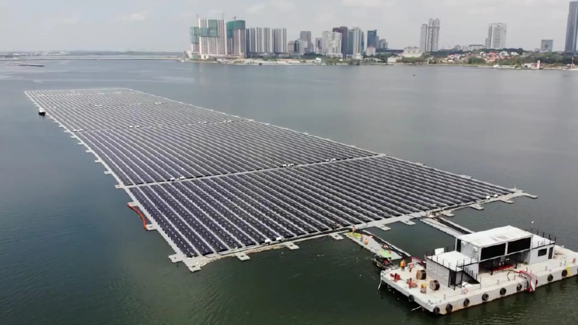 edpr-apac-resources-floating-solar-photovoltaic-system-straits-of-johor.jpg
