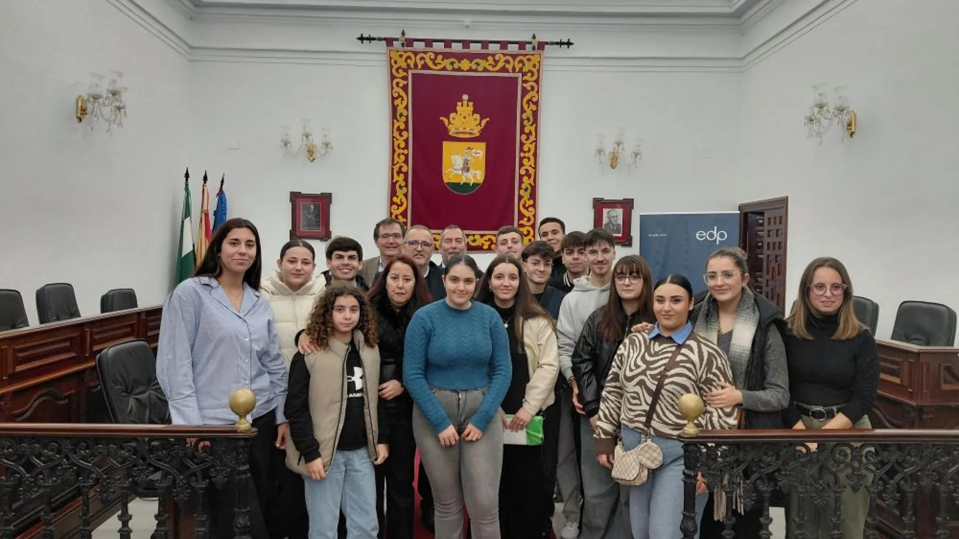 Los jóvenes de Medina Sidonia durante la entrega de las ayudas EDP Green Education