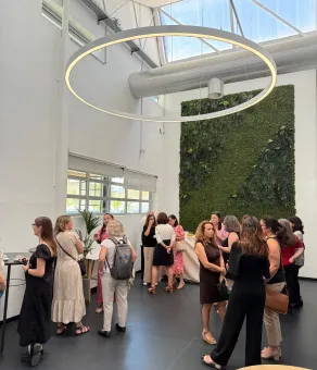 mulheres a conversar