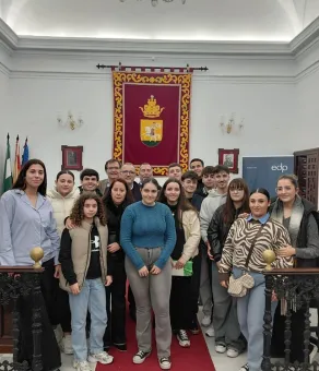 Grupo de jóvenes y adultos 