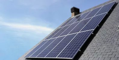 Instalaci%C3%B3n%20fotovoltaica%20en%20una%20vivienda_0.jpg
