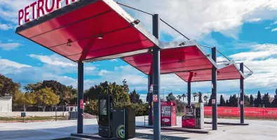 Punto%20de%20recarga%20de%20EDP%20en%20una%20gasolinera%20de%20Petroprix%20ddd_0.jpg