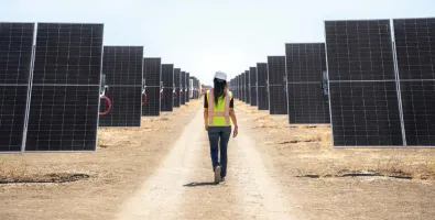 edpr team member at scarlet solar energy park