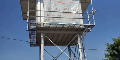 miradouro com painéis solares